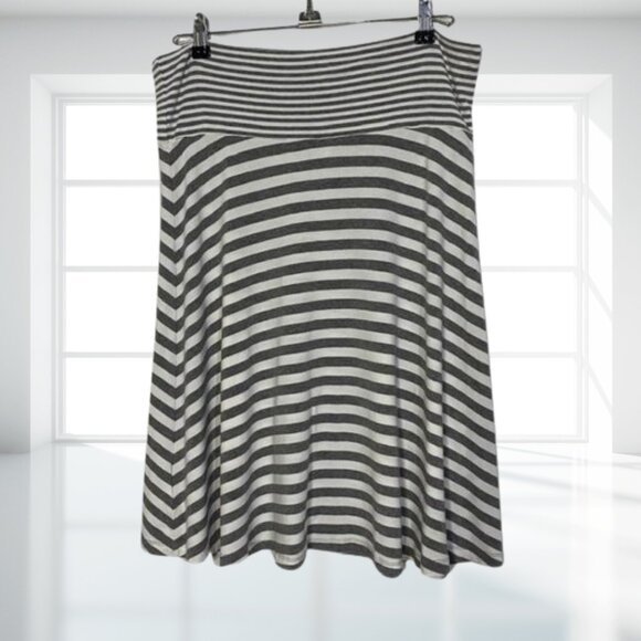 GAP Skater Mini Flare Skirt L Gray White Stripe High Waist Stretch Versatile - Picture 3 of 12